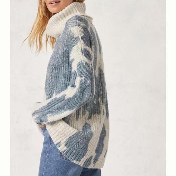 Anthropologie Sweaters - Pilcro Anthropologie Spotted Turtleneck Sweater Cream & Blue Women XS Oversized